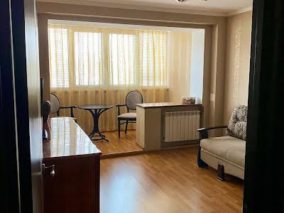 квартира за адресою Дегтярівська вул., 45