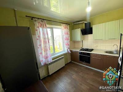 квартира за адресою Героїв пров., 32