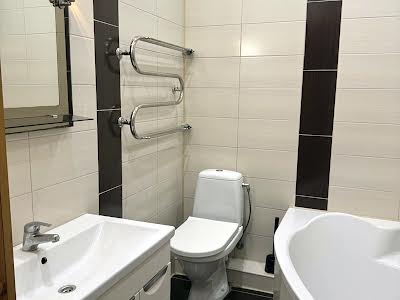 квартира за адресою Антіна Манастирського вул. (), 2