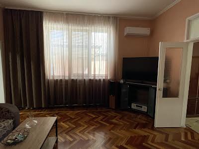 будинок за адресою Ватутіна вул.