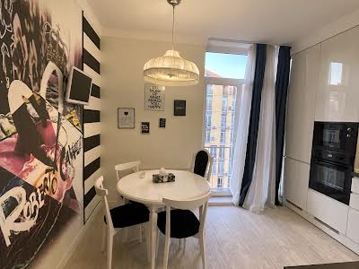 квартира за адресою Регенераторна вул., 4