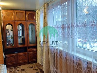 квартира по адресу Долгая ул., 83