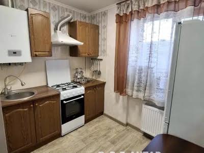 квартира за адресою Соборна вул. (50 років Жовтня), 7