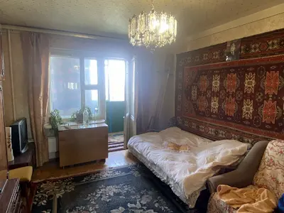 квартира за адресою Автозаводська вул., 77