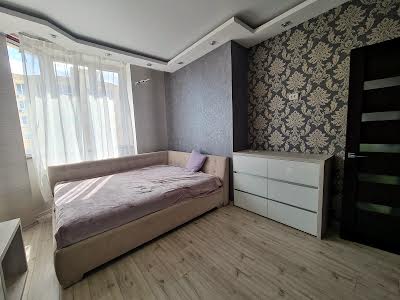 квартира за адресою Андрія Малишка вул. (Льва Толстого), 81