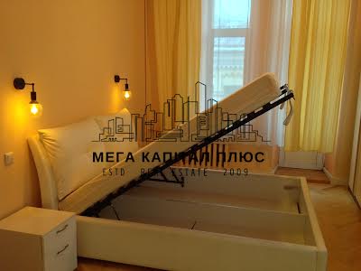 квартира за адресою Богдана Хмельницького вул., 36-А