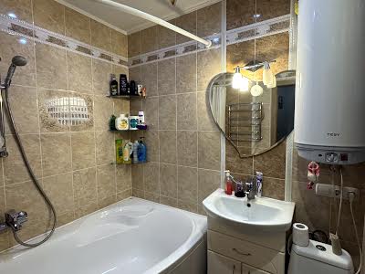 квартира за адресою Наумова, 66