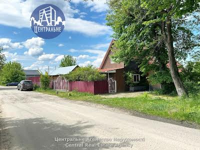 комерційна за адресою Садова, 2А