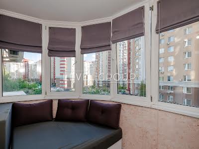 квартира по адресу Василия Симоненко ул., 5