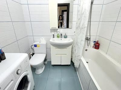 квартира за адресою Українська вул., 83б