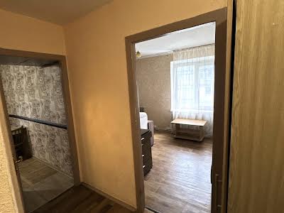 квартира по адресу Строителей ул., 12