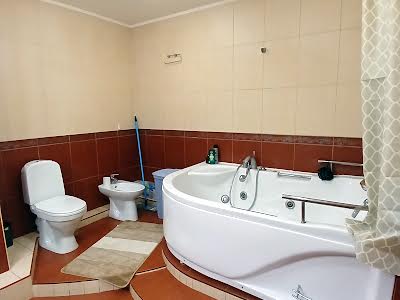 квартира за адресою Анни Ахматової вул., 43