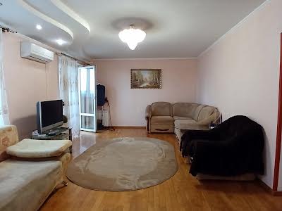 квартира за адресою Анни Ахматової вул., 43