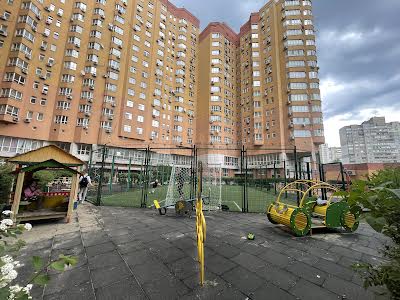 квартира по адресу Александра Мишуги ул., 2