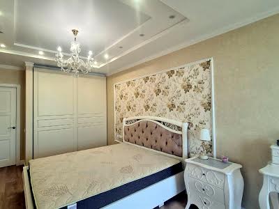 квартира за адресою Патріарха Мстислава Скрипника вул., 48-А