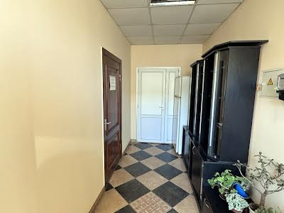 комерційна за адресою Київська, 80