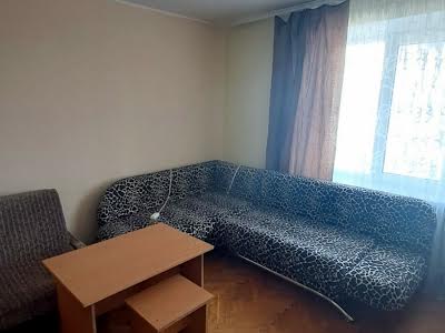 квартира за адресою Подільська вул., 12