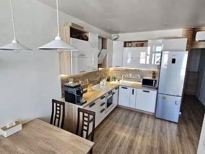 квартира за адресою Драгоманова вул., 2