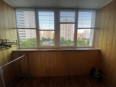 квартира по адресу Драгоманова ул., 8-Б