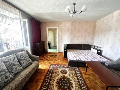квартира по адресу Межигорская ул., 50
