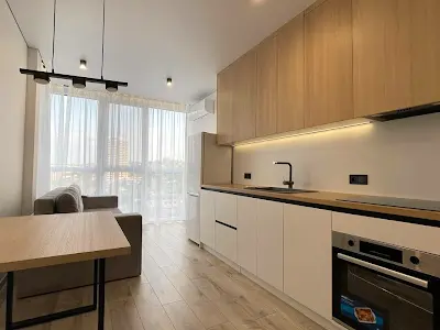 квартира за адресою Космічна вул., 5