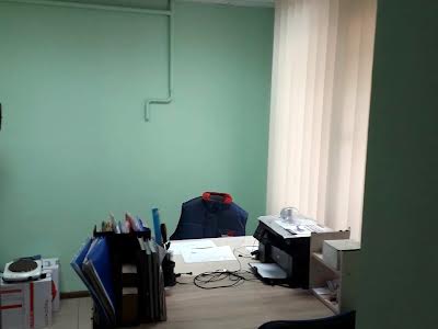 комерційна за адресою Панікахи вул., 16