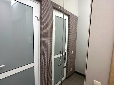 комерційна за адресою Сирецька, 32
