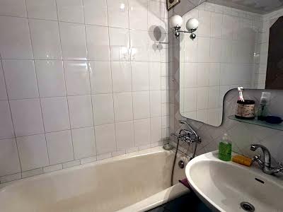 квартира за адресою Жоліо Кюрі вул., 64