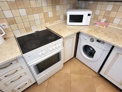 квартира за адресою Патріарха Мстислава Скрипника вул., 11