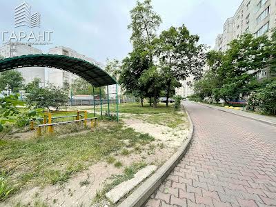 квартира за адресою Михайла Лушпи просп., 22