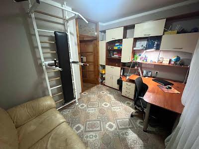 квартира за адресою Героїв просп., 4