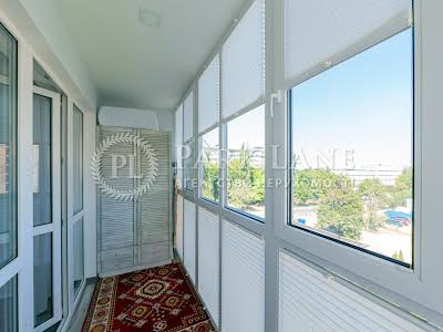 квартира за адресою Метрологічна вул., 13
