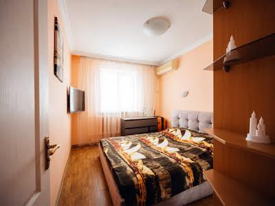 квартира за адресою Скворцова, 2