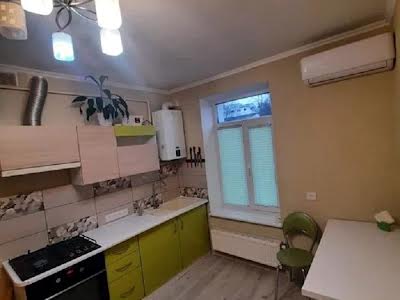 квартира за адресою Залізнична вул., 10