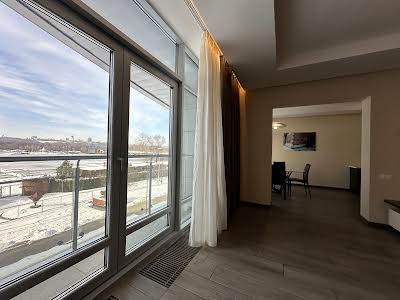 квартира за адресою Раїси Окіпної вул., 18