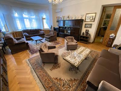квартира за адресою Десятинна вул., 10