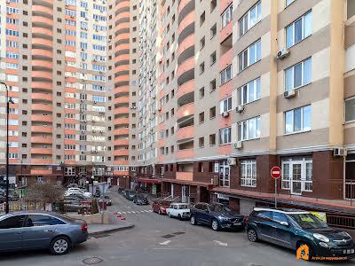 комерційна за адресою Михайла Максимовича вул. (Онуфрія Трутенка), 3Д