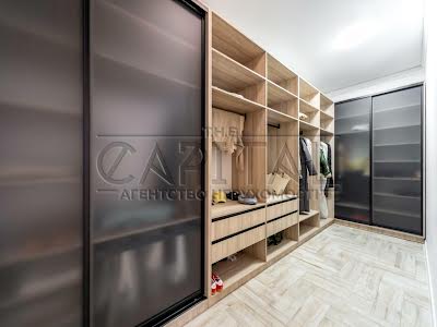 квартира за адресою Молодіжна вул., 10