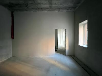 комерційна за адресою Соборна вул., 107