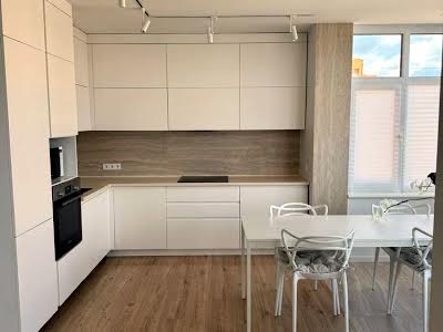 квартира за адресою Сім'ї Кульженків вул. (Петра Дегтяренка), 31-А