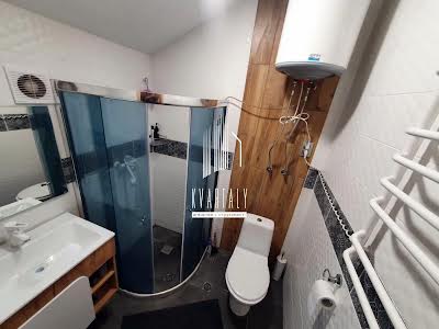 квартира за адресою Залізнична вул., 32