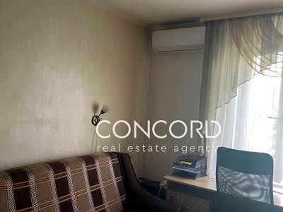 кімната за адресою Голосіївський просп. (40-річчя Жовтня), 17-Б