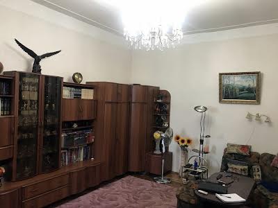 квартира по адресу вул Верхній Вал, 48/28А