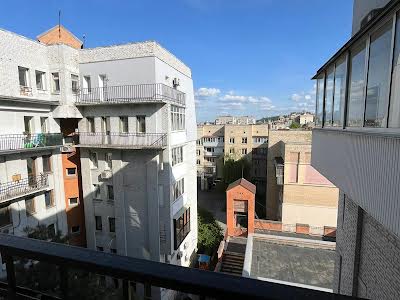 квартира по адресу Еленовская ул., 10