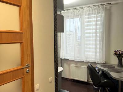 квартира за адресою Валентинівська вул., 13В
