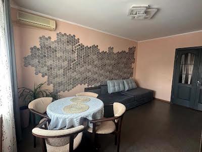 квартира по адресу Героев просп., 4
