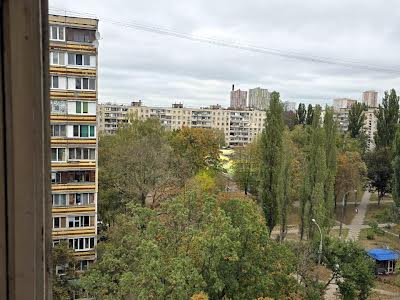 квартира за адресою Академіка Булаховського вул., 28-В