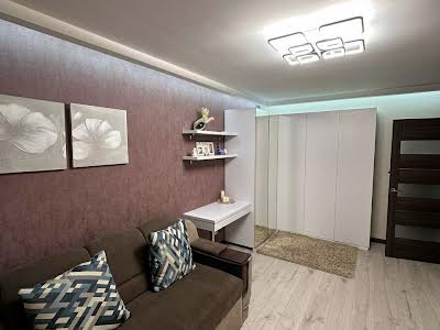 квартира за адресою Романа Атаманюка вул., 21