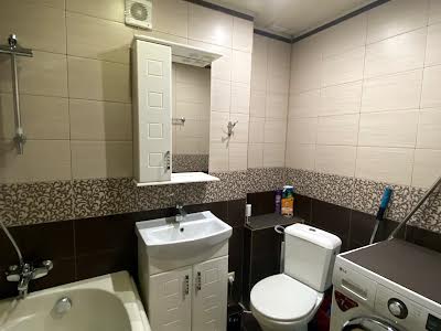 квартира за адресою Кропивницького вул., 8