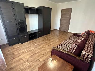 квартира по адресу Ревуцкого ул., 54
